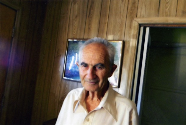 Photograph of Warren Bradley